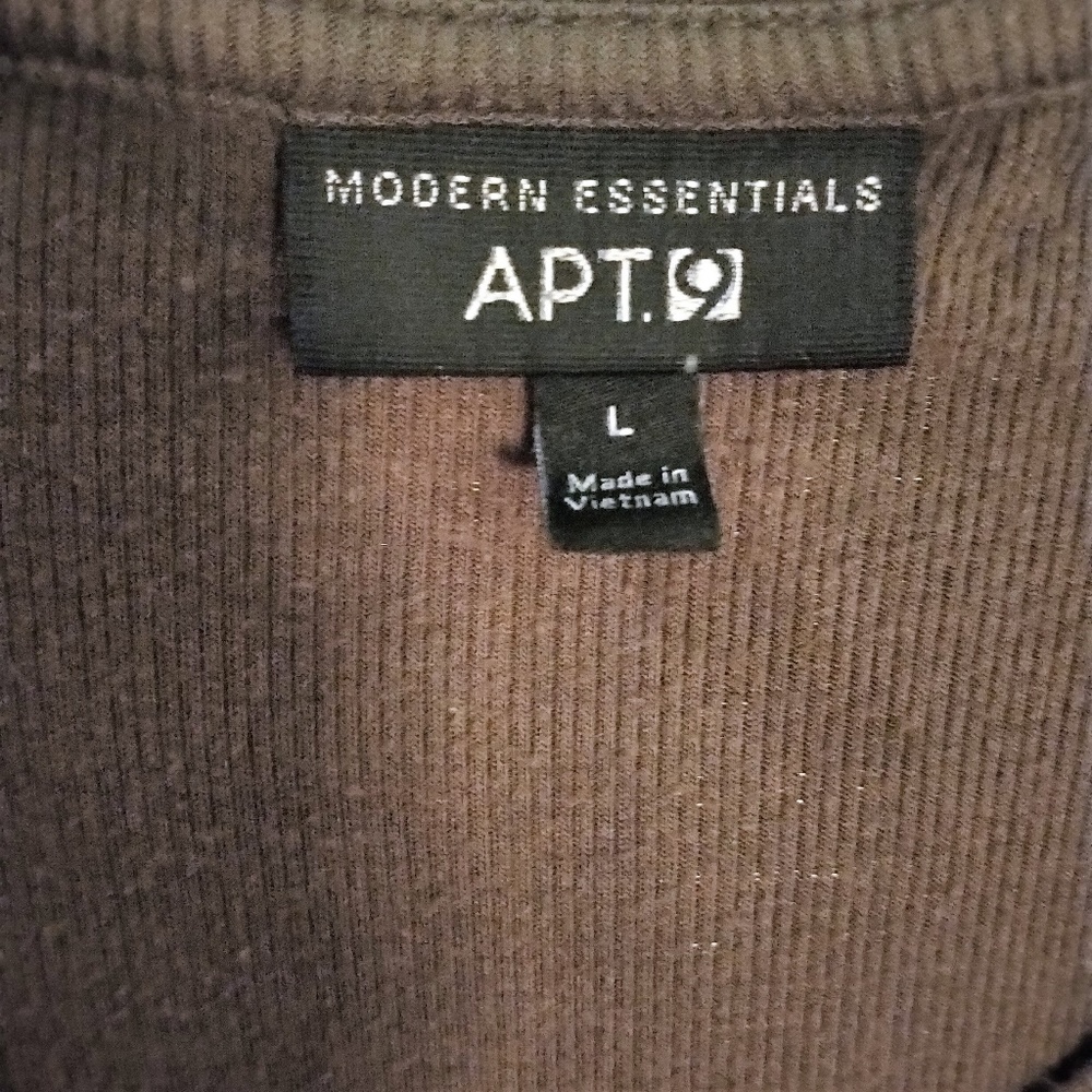 Apt 9 Top L - Picture 4 of 5
